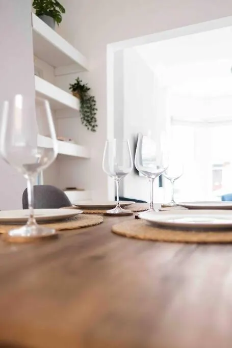 Charming 3 Bedroom Belfast Townhouse Apartment